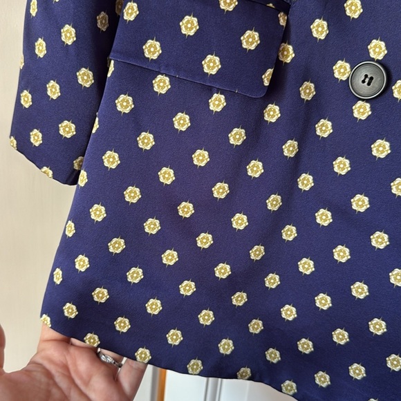 ✨ L’AGENCE Taryn Silk Double-Breasted Blazer – Size 4 ✨ - Picture 3 of 5